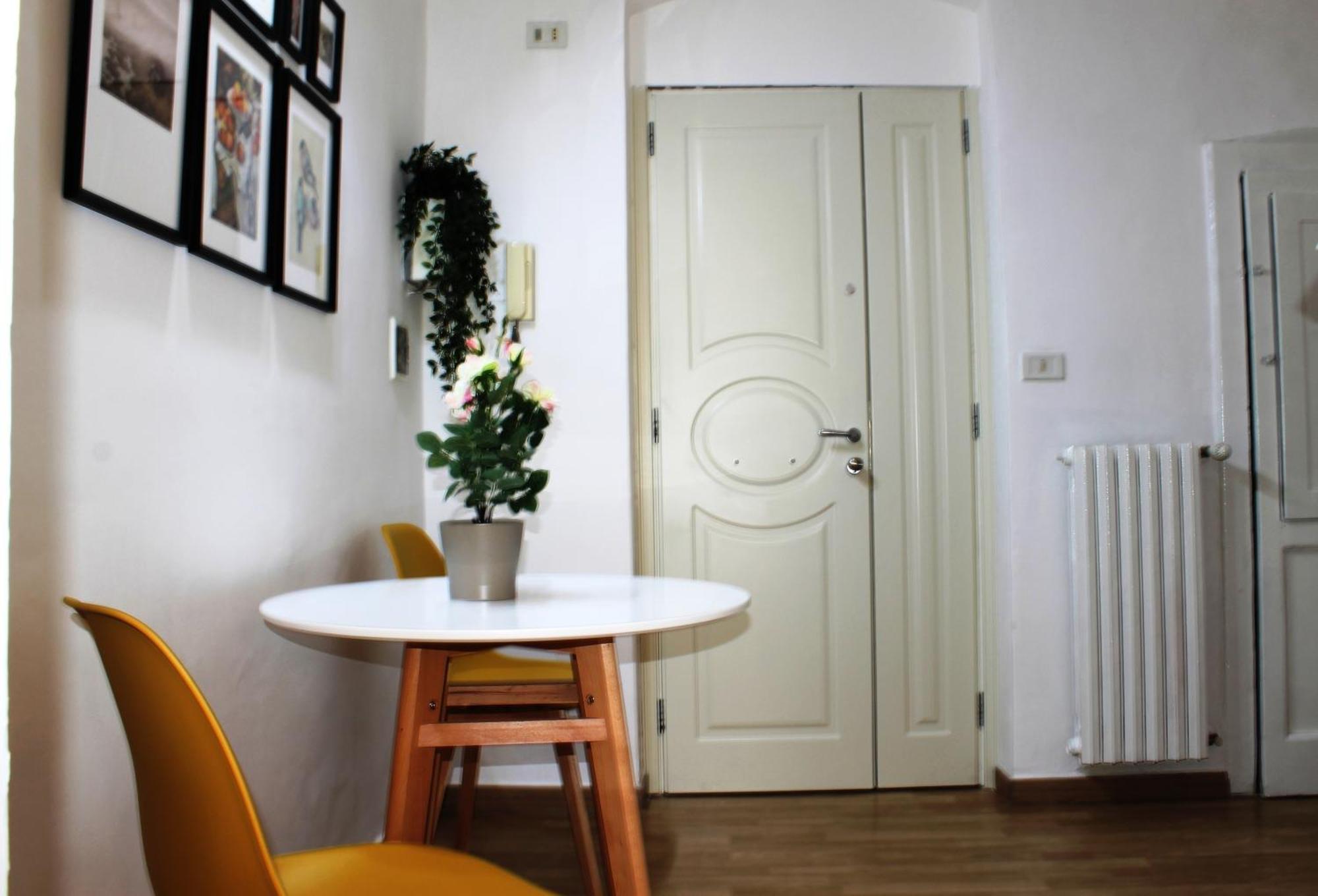 University Home Bari Esterno foto
